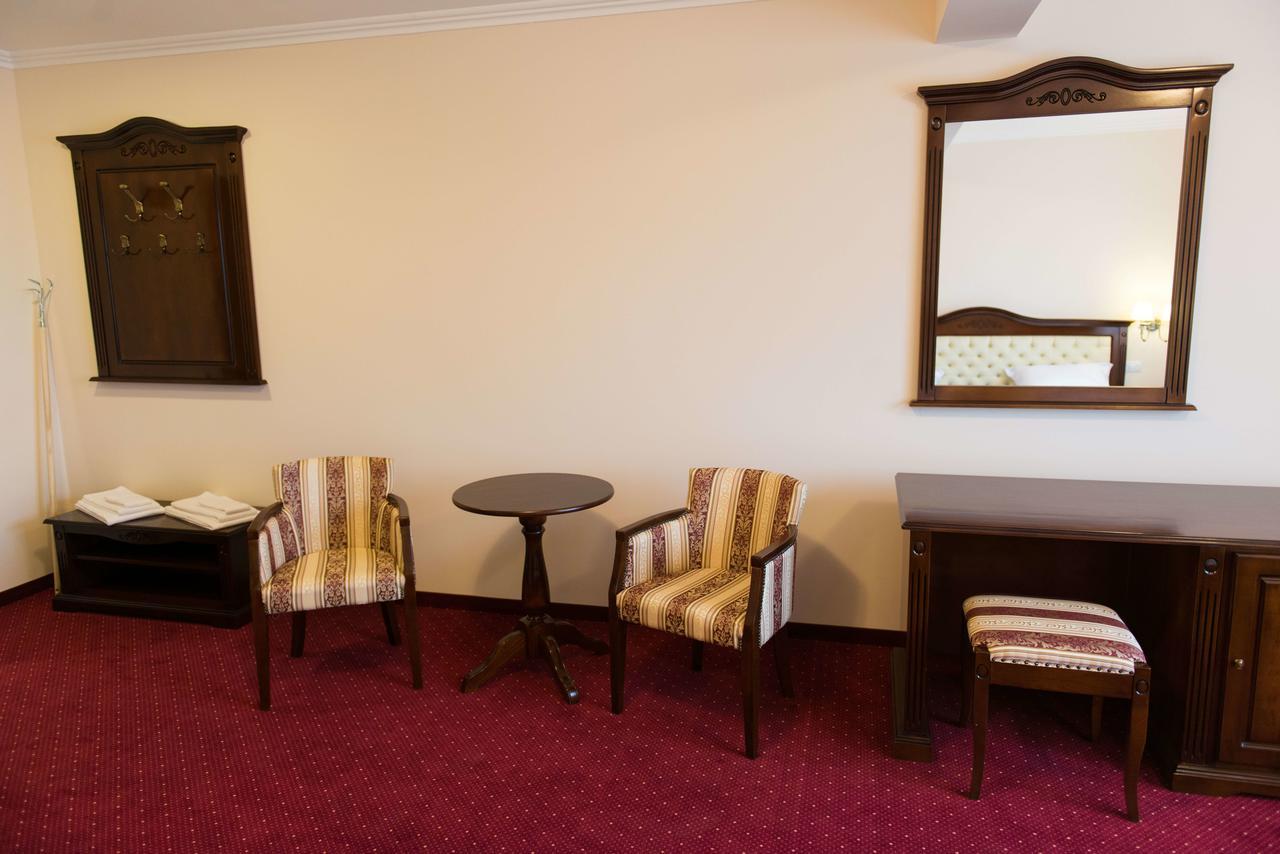 Hotel Dallas Negresti Oas Bagian luar foto