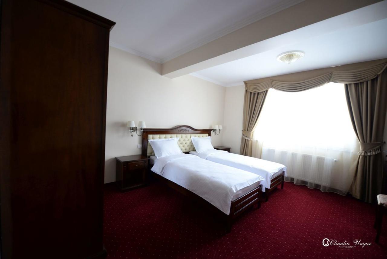 Hotel Dallas Negresti Oas Ruang foto