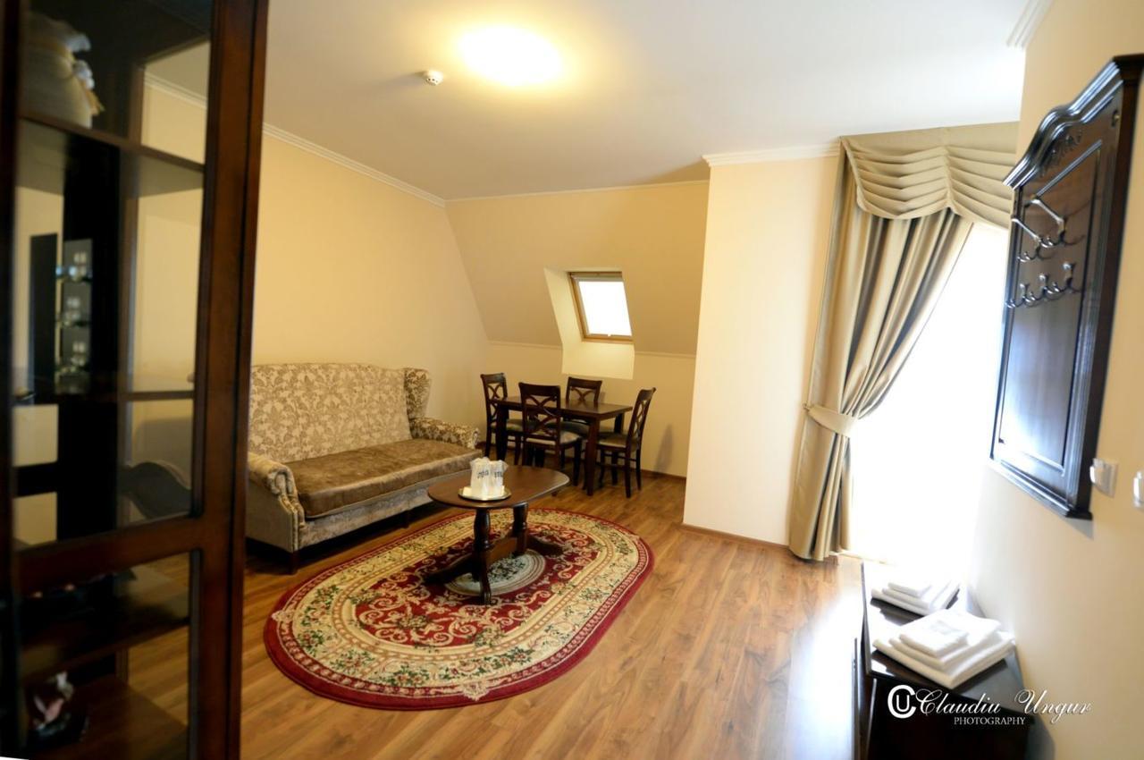 Hotel Dallas Negresti Oas Bagian luar foto